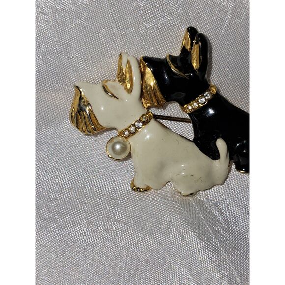 An Enameled Scottish Terrier Brooch Pin Scotty Dog Rhinestone Vintage - Picture 2 of 6